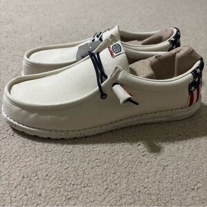 Hey Dude Men's Size 11E Wide Off White Loafers Slip On Patriotic Wally Americana